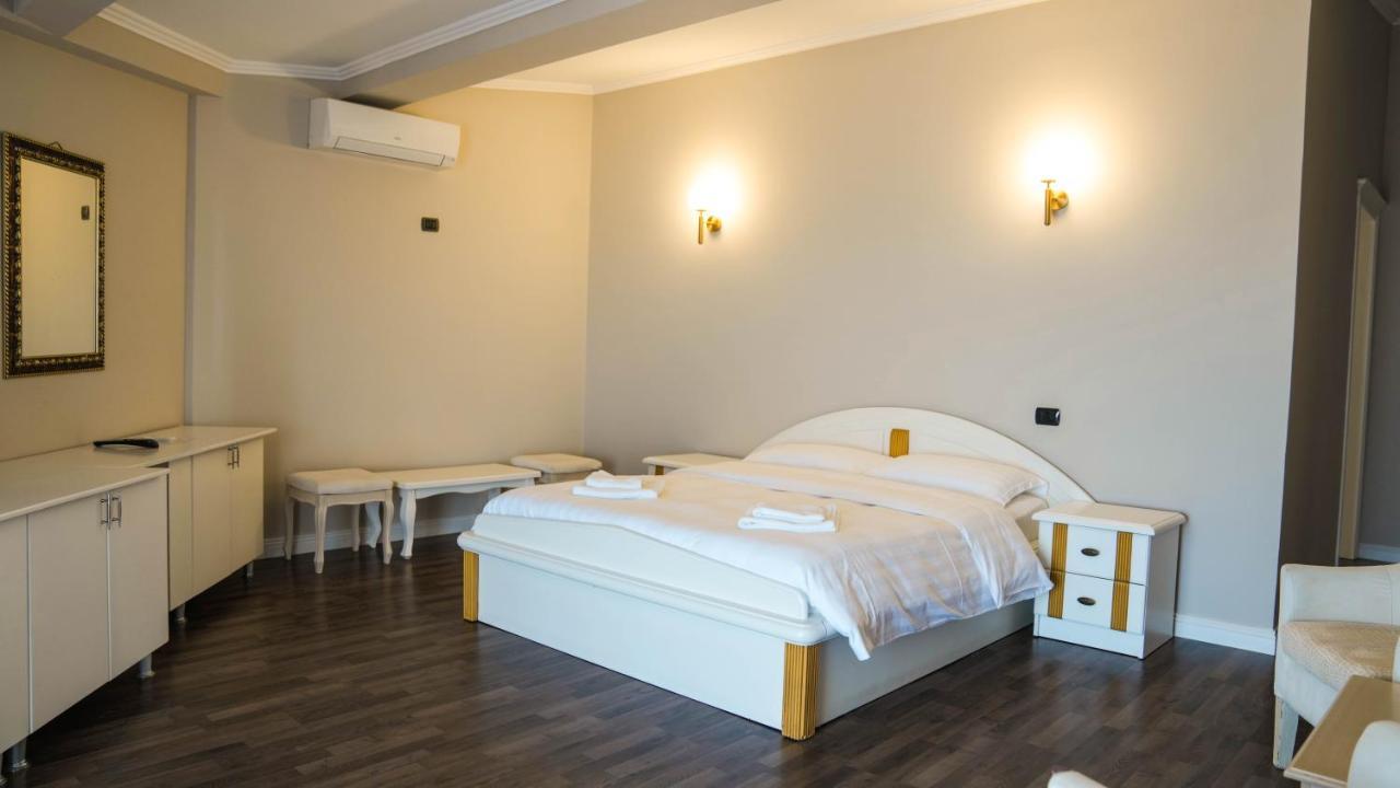 Hotel Majestic Durrës Exterior foto
