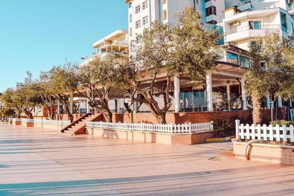 Hotel Majestic Durrës Exterior foto